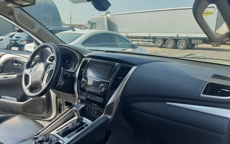 Mitsubishi Pajero Sport III рестайлинг, 2019 год, 2 360 000 рублей, 11 фотография