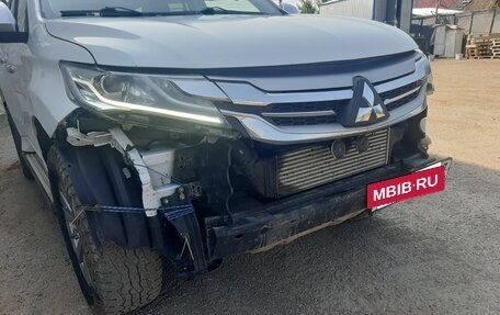 Mitsubishi Pajero Sport III рестайлинг, 2019 год, 2 360 000 рублей, 17 фотография