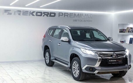 Mitsubishi Pajero Sport III рестайлинг, 2017 год, 2 899 000 рублей, 2 фотография