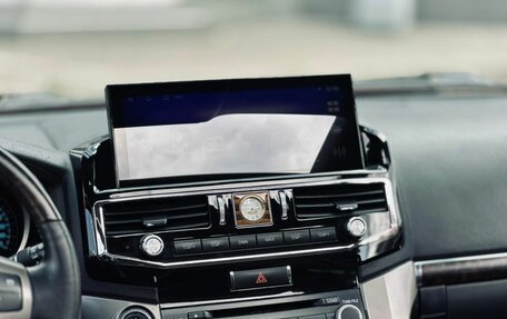 Toyota Land Cruiser 200, 2011 год, 2 900 000 рублей, 16 фотография