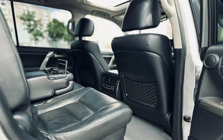 Toyota Land Cruiser 200, 2011 год, 2 900 000 рублей, 13 фотография