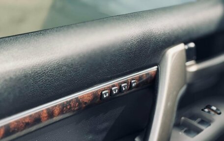 Toyota Land Cruiser 200, 2011 год, 2 900 000 рублей, 23 фотография