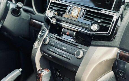 Toyota Land Cruiser 200, 2011 год, 2 900 000 рублей, 19 фотография