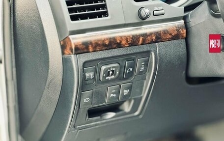 Toyota Land Cruiser 200, 2011 год, 2 900 000 рублей, 17 фотография