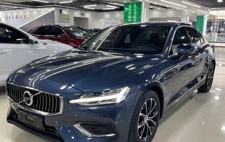 Volvo S60 III, 2022 год, 2 300 000 рублей, 1 фотография