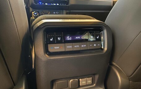 Toyota Land Cruiser Prado, 2024 год, 12 300 000 рублей, 25 фотография