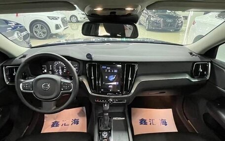 Volvo S60 III, 2022 год, 2 300 000 рублей, 6 фотография