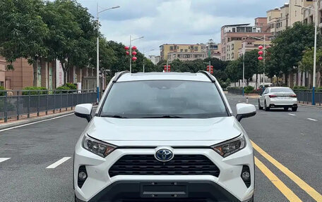 Toyota RAV4, 2021 год, 2 547 690 рублей, 2 фотография