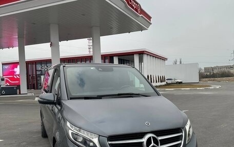 Mercedes-Benz V-Класс, 2017 год, 3 750 000 рублей, 4 фотография
