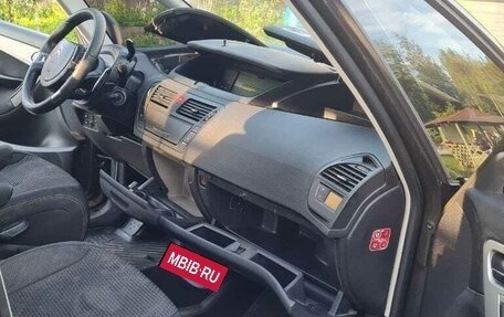 Citroen C4 Picasso II рестайлинг, 2012 год, 550 000 рублей, 24 фотография