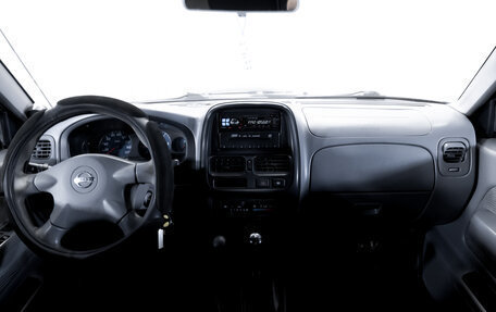 Nissan NP300, 2008 год, 1 150 000 рублей, 15 фотография