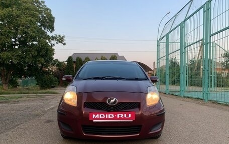 Toyota Vitz, 2010 год, 700 000 рублей, 2 фотография
