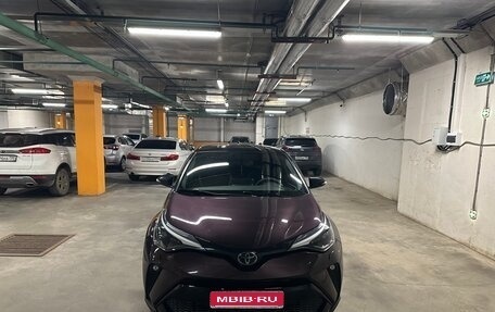 Toyota C-HR I рестайлинг, 2022 год, 3 300 000 рублей, 1 фотография