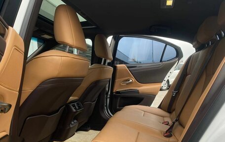 Lexus ES VII, 2019 год, 3 435 000 рублей, 13 фотография