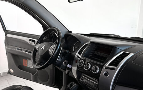 Mitsubishi Pajero Sport II рестайлинг, 2013 год, 1 477 000 рублей, 9 фотография