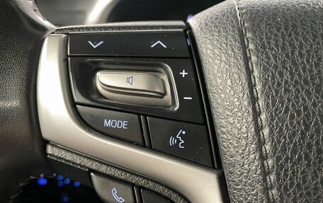 Toyota Land Cruiser Prado 150 рестайлинг 2, 2020 год, 6 700 000 рублей, 13 фотография