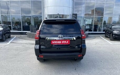 Toyota Land Cruiser Prado 150 рестайлинг 2, 2020 год, 6 700 000 рублей, 6 фотография