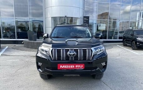 Toyota Land Cruiser Prado 150 рестайлинг 2, 2020 год, 6 700 000 рублей, 2 фотография