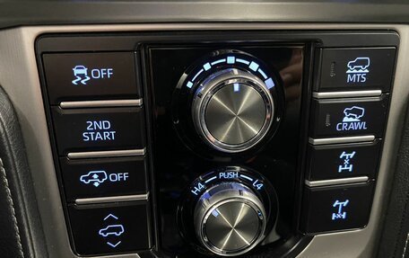 Toyota Land Cruiser Prado 150 рестайлинг 2, 2020 год, 6 700 000 рублей, 18 фотография