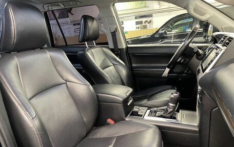 Toyota Land Cruiser Prado 150 рестайлинг 2, 2020 год, 6 700 000 рублей, 26 фотография