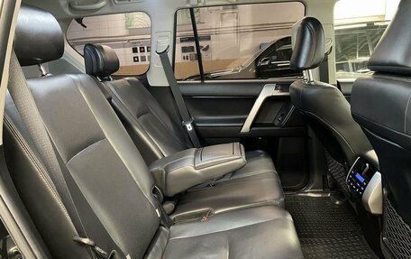 Toyota Land Cruiser Prado 150 рестайлинг 2, 2020 год, 6 700 000 рублей, 28 фотография