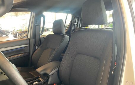 Toyota Hilux VIII, 2023 год, 8 600 000 рублей, 11 фотография