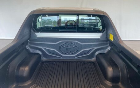 Toyota Hilux VIII, 2023 год, 8 600 000 рублей, 7 фотография