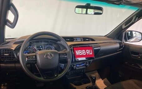 Toyota Hilux VIII, 2023 год, 8 600 000 рублей, 13 фотография