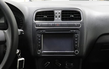 Volkswagen Polo VI (EU Market), 2011 год, 748 000 рублей, 17 фотография