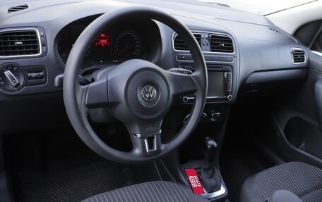 Volkswagen Polo VI (EU Market), 2011 год, 748 000 рублей, 11 фотография