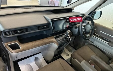 Honda Stepwgn IV, 2015 год, 1 899 000 рублей, 13 фотография