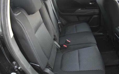 Mitsubishi Outlander III рестайлинг 3, 2018 год, 1 815 000 рублей, 11 фотография