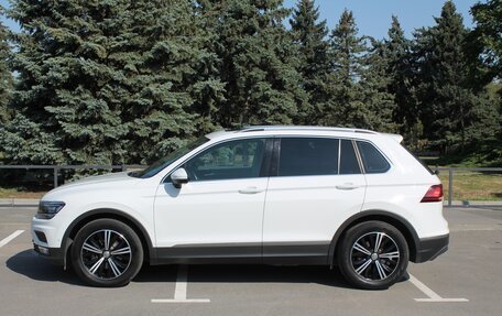 Volkswagen Tiguan II, 2019 год, 2 400 000 рублей, 2 фотография