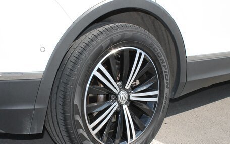 Volkswagen Tiguan II, 2019 год, 2 400 000 рублей, 16 фотография