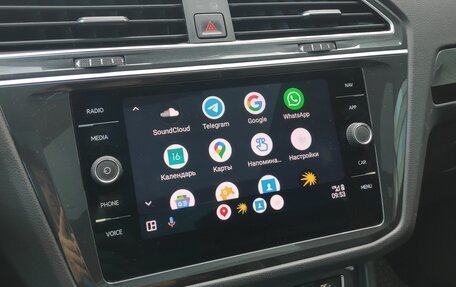 Volkswagen Tiguan II, 2019 год, 2 400 000 рублей, 18 фотография
