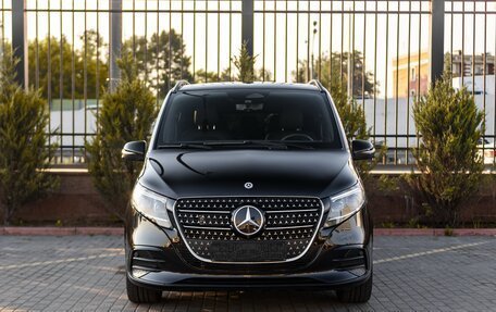 Mercedes-Benz V-Класс, 2024 год, 12 800 000 рублей, 2 фотография
