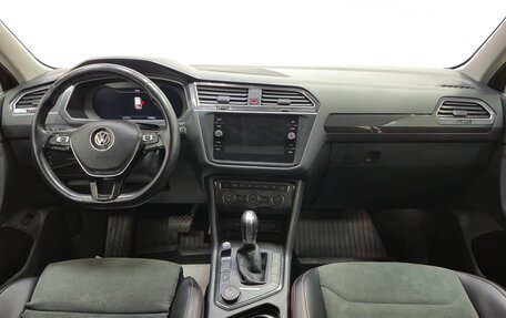 Volkswagen Tiguan II, 2017 год, 2 490 000 рублей, 11 фотография