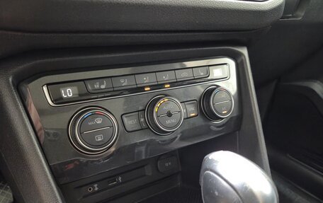 Volkswagen Tiguan II, 2017 год, 2 490 000 рублей, 19 фотография