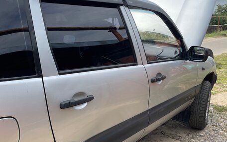 Chevrolet Niva I рестайлинг, 2006 год, 270 000 рублей, 5 фотография
