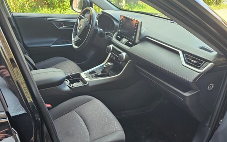 Toyota RAV4, 2021 год, 3 500 000 рублей, 4 фотография