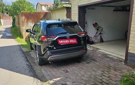 Toyota RAV4, 2021 год, 3 500 000 рублей, 2 фотография