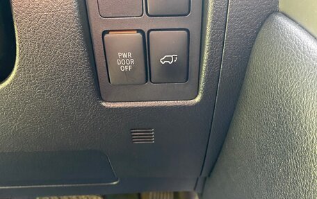 Toyota Land Cruiser 200, 2013 год, 3 350 000 рублей, 5 фотография