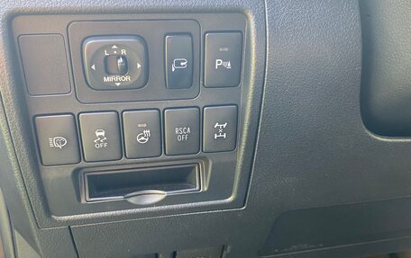 Toyota Land Cruiser 200, 2013 год, 3 350 000 рублей, 27 фотография