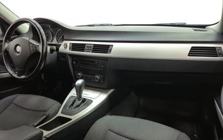 BMW 3 серия, 2011 год, 990 000 рублей, 12 фотография