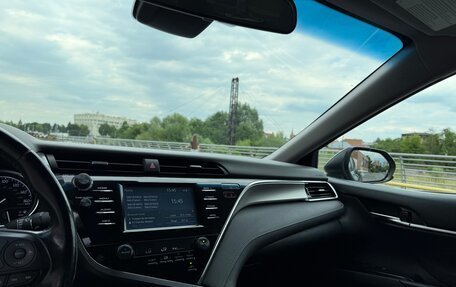 Toyota Camry, 2019 год, 2 200 000 рублей, 4 фотография