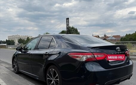 Toyota Camry, 2019 год, 2 200 000 рублей, 3 фотография