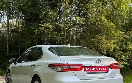 Toyota Camry, 2019 год, 2 600 000 рублей, 3 фотография