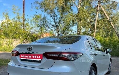 Toyota Camry, 2019 год, 2 600 000 рублей, 4 фотография