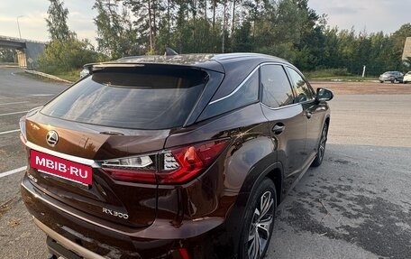 Lexus RX IV рестайлинг, 2018 год, 4 400 000 рублей, 7 фотография