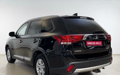 Mitsubishi Outlander III рестайлинг 3, 2017 год, 1 875 600 рублей, 2 фотография